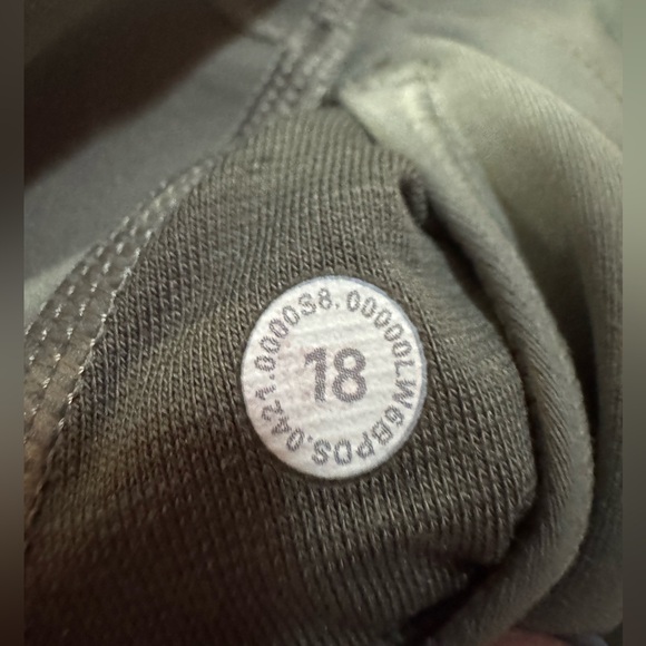 Lululemon Wunder Train crop pants - Picture 6 of 9